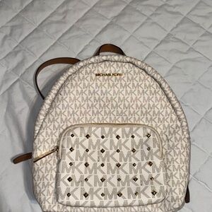 🎒 Michael Kors MK Logo Backpack with Gold Studs – Vanilla Monogram